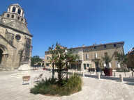 Joli petit local commercial avec emplacement privilégié en coeur de ville — photo 3
