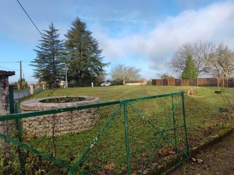 Maison en pierre de 3 pièces principales — photo 1