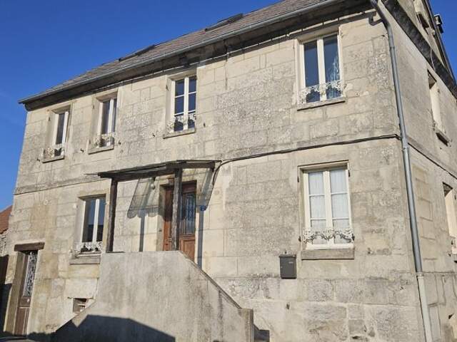 Maison en pierre de 6 pièces principales — photo du bien