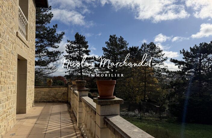 Belle maison spacieuse, terrasse vue cathédrale — photo 5