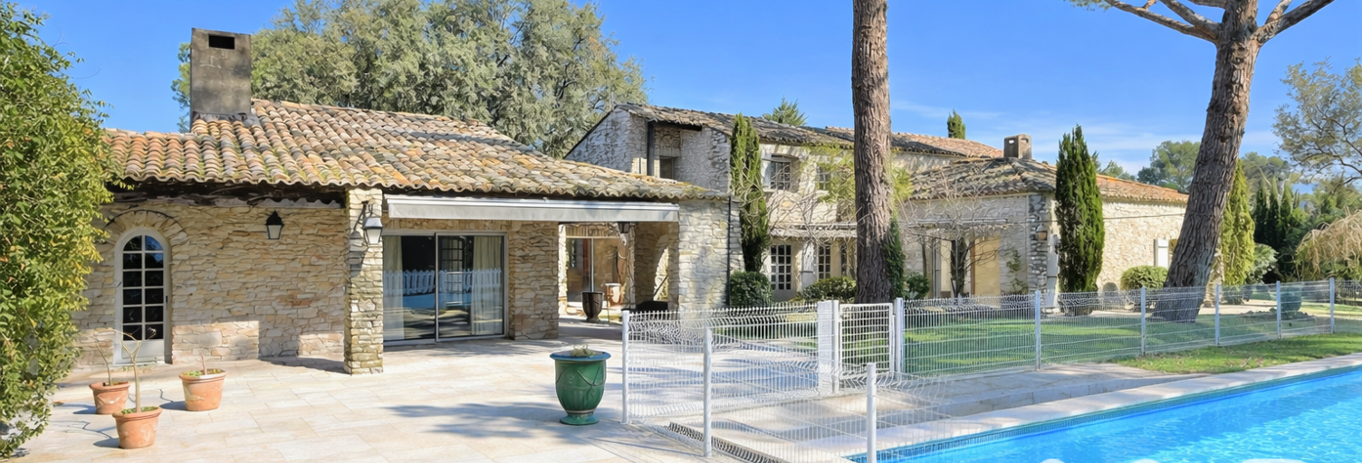 Maison 8 Pièces 325 m² à vendre à Uzès (30700)