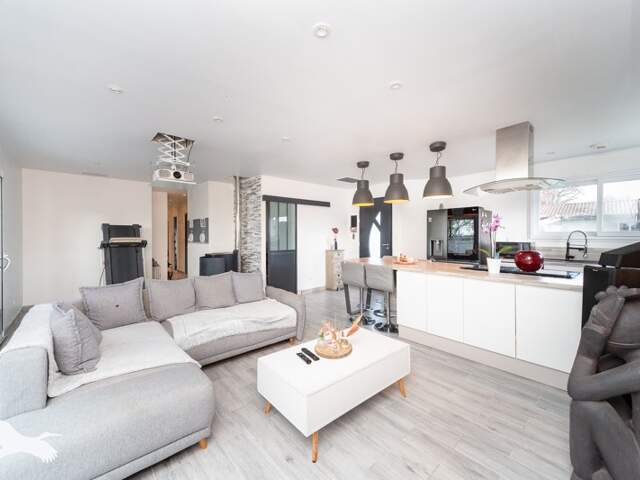 Contemporaine de 5 pièces principales — photo du bien
