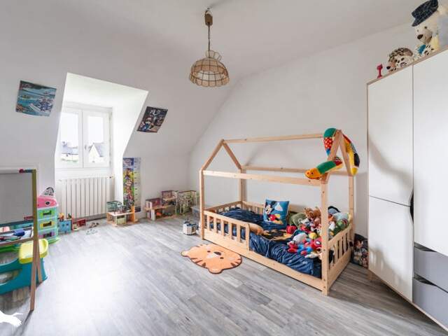 Néo-Bretonne de 7 pièces principales — photo du bien