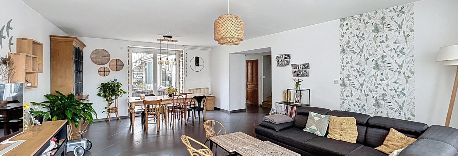 Maison 7 Pièces 173 m² à vendre à Véranne (42520)