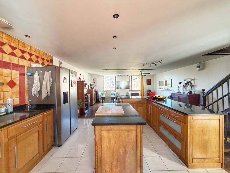 Ensemble immobilier au centre historique de Saint Jean Pied — photo 1