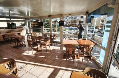 Commerce  174900 €