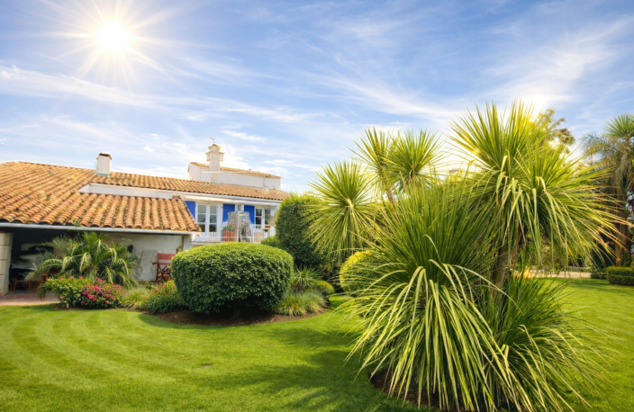 BELLE MAISON D'ARCHITECTE - PROCHE COMMERCES & PLAGE DE NAUZ — photo 2
