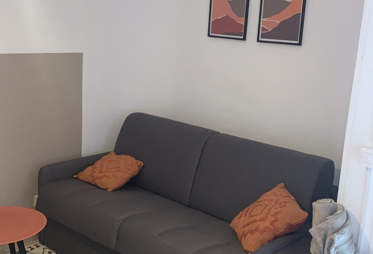 A LOUER // LE PONTET Centre-Ville Studio meublé idéalement situé — photo 1