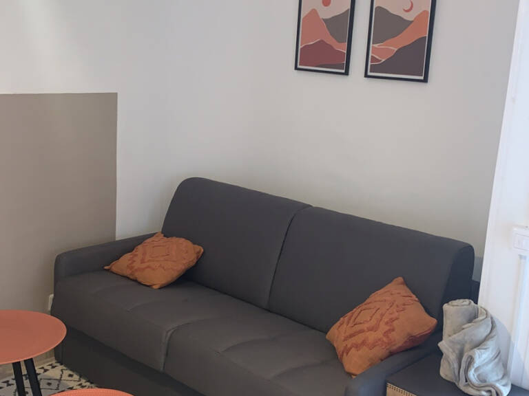 A LOUER // LE PONTET Centre-Ville Studio meublé idéalement situé — photo 1