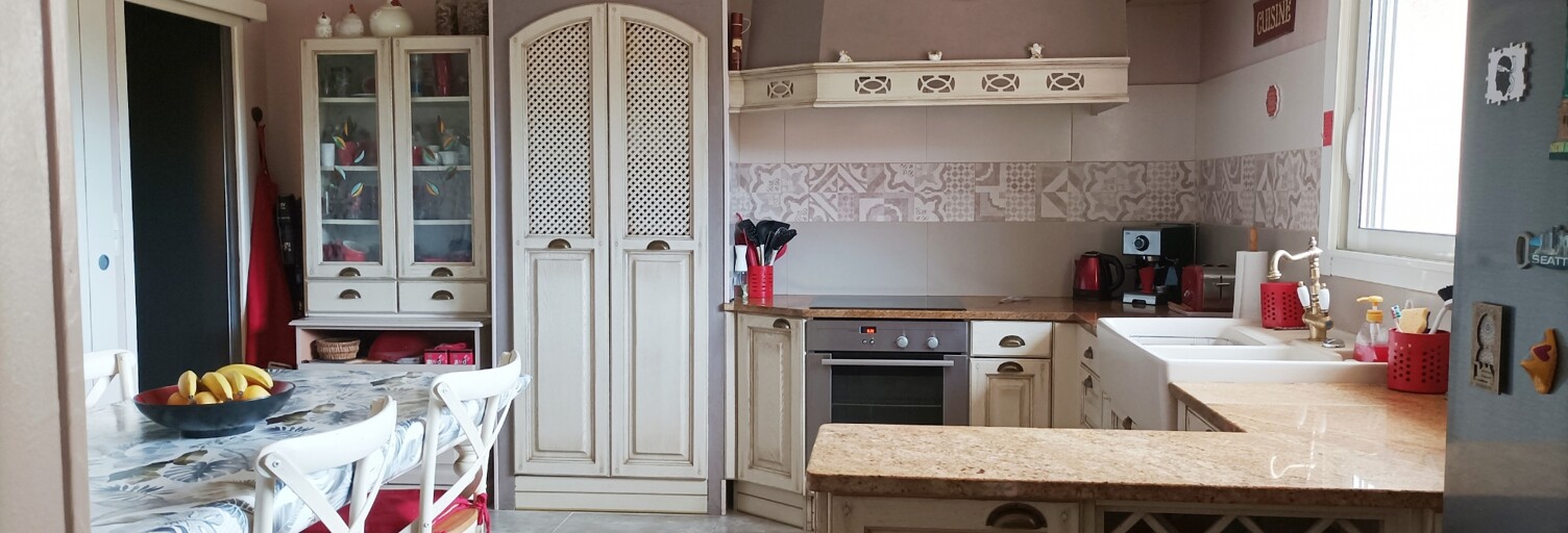 Maison 10 Pièces 234 m² à vendre à Corme-Royal (17600)