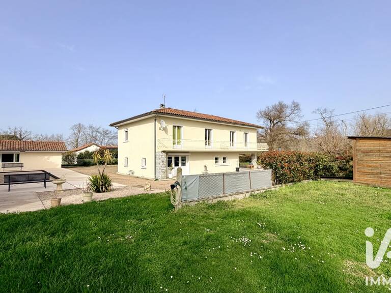 Vente Maison/villa 8 pièces — photo 1