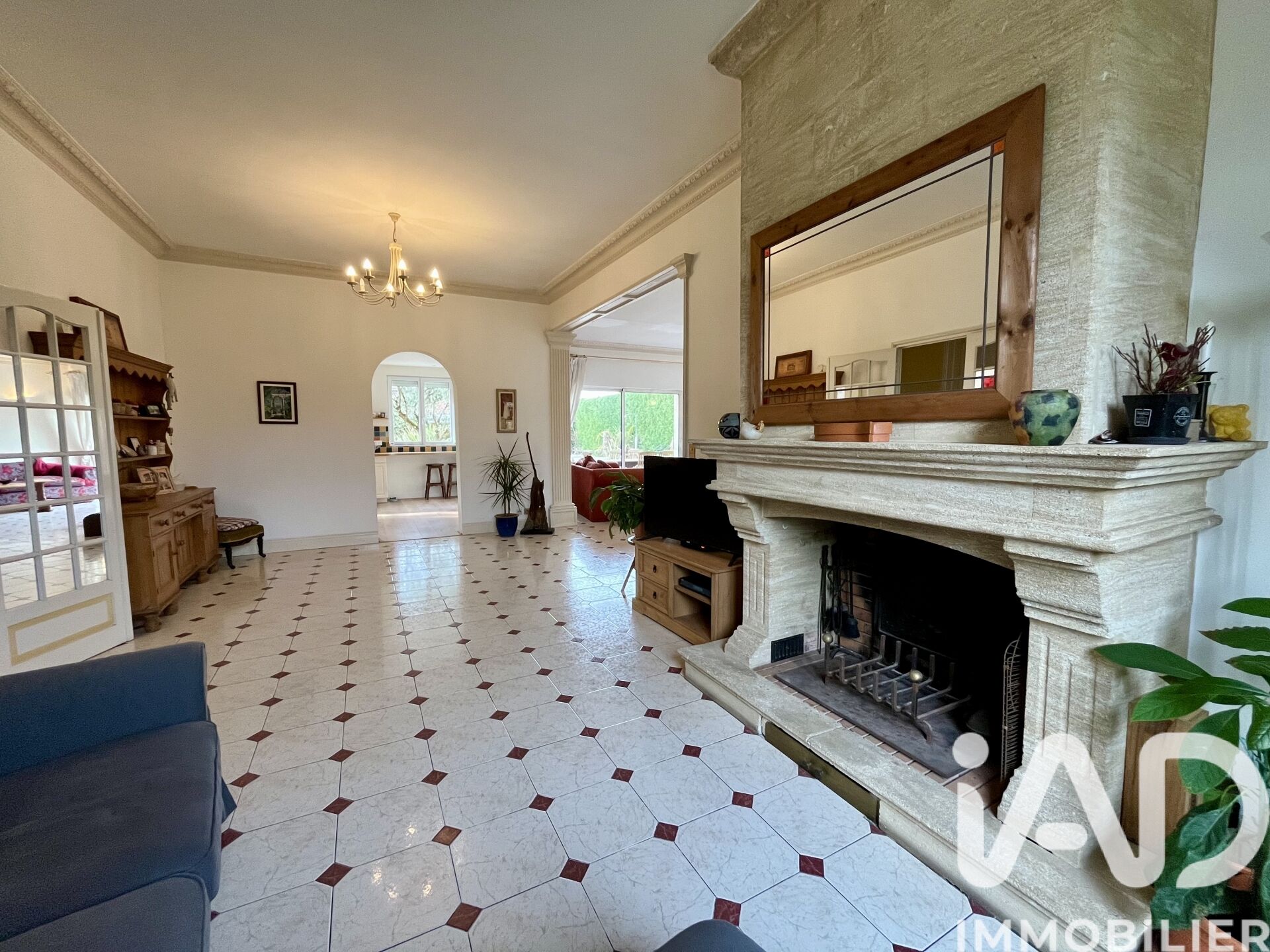 Ambarès-et-Lagrave - 170m² - 7p. - 5ch.