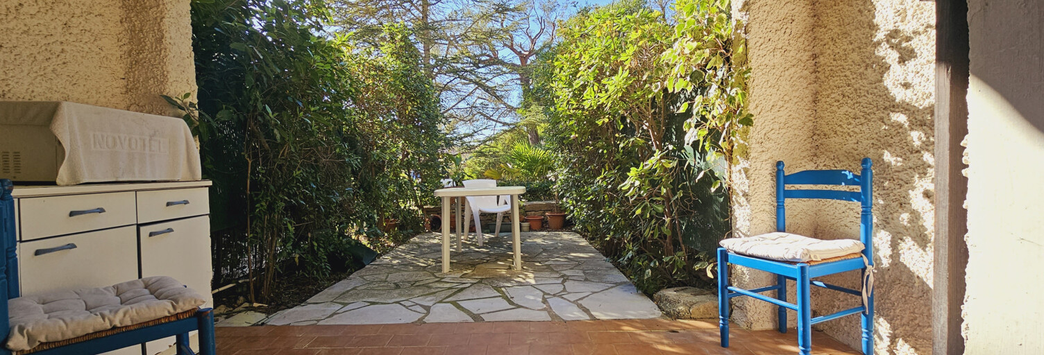 Appartement 1 Pièce 23 m² à vendre à Saint-Cyr-sur-Mer (83270)