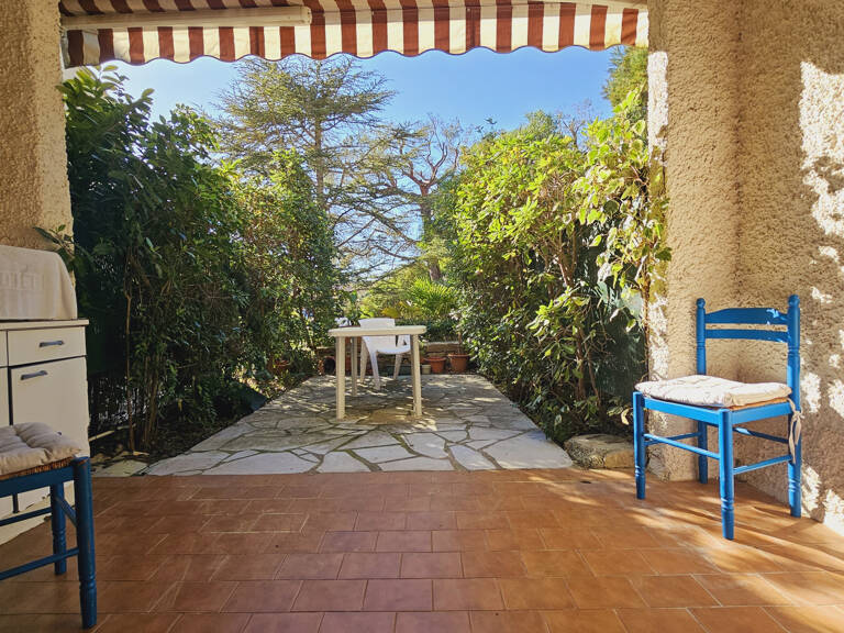 Appartement saint cyr sur mer — photo 1