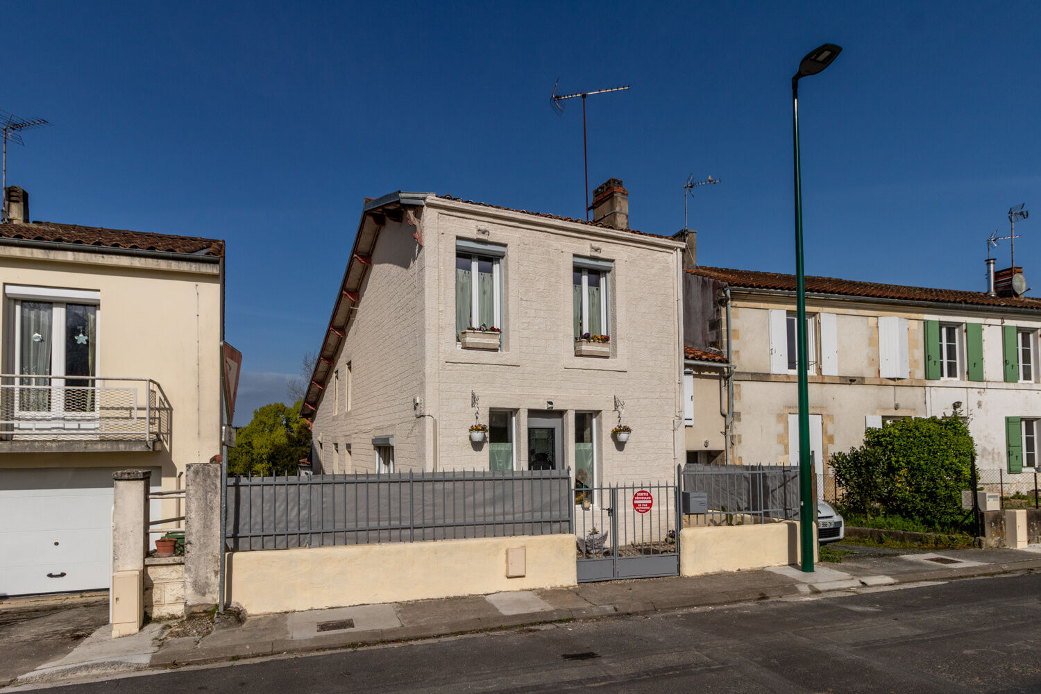 Villa / Maison  T4 à vendre Saint-Savinien 17350