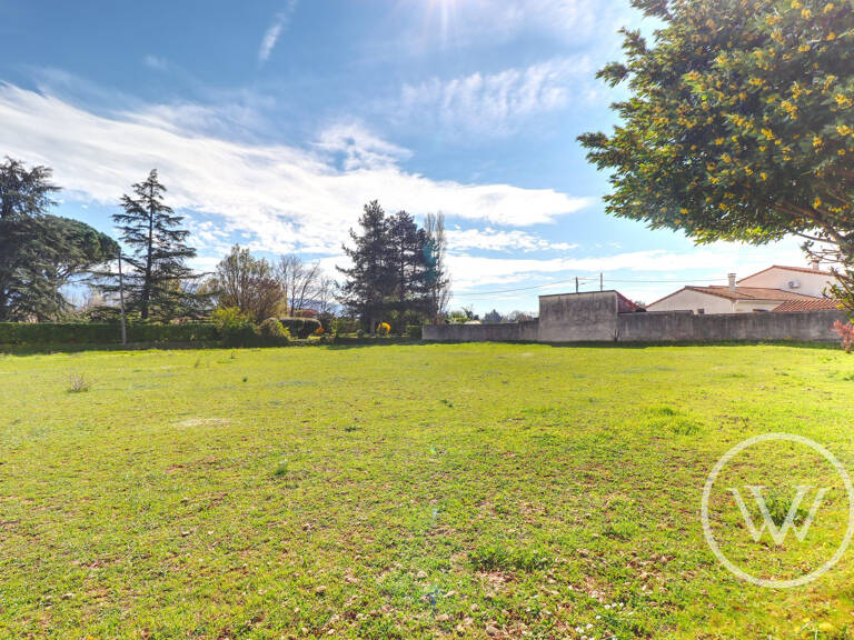 Terrain constructible de 1092m² à Montmeyran — photo 1