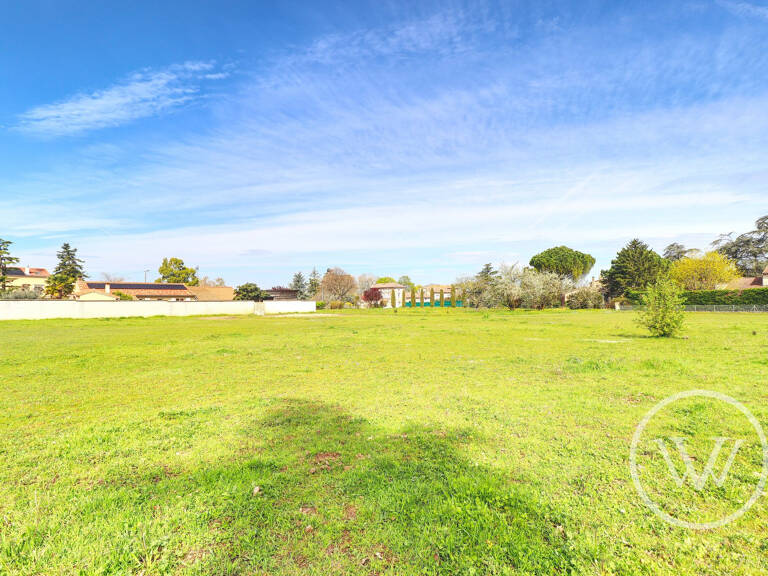 Terrain constructible de 1817m² à Montmeyran — photo 1