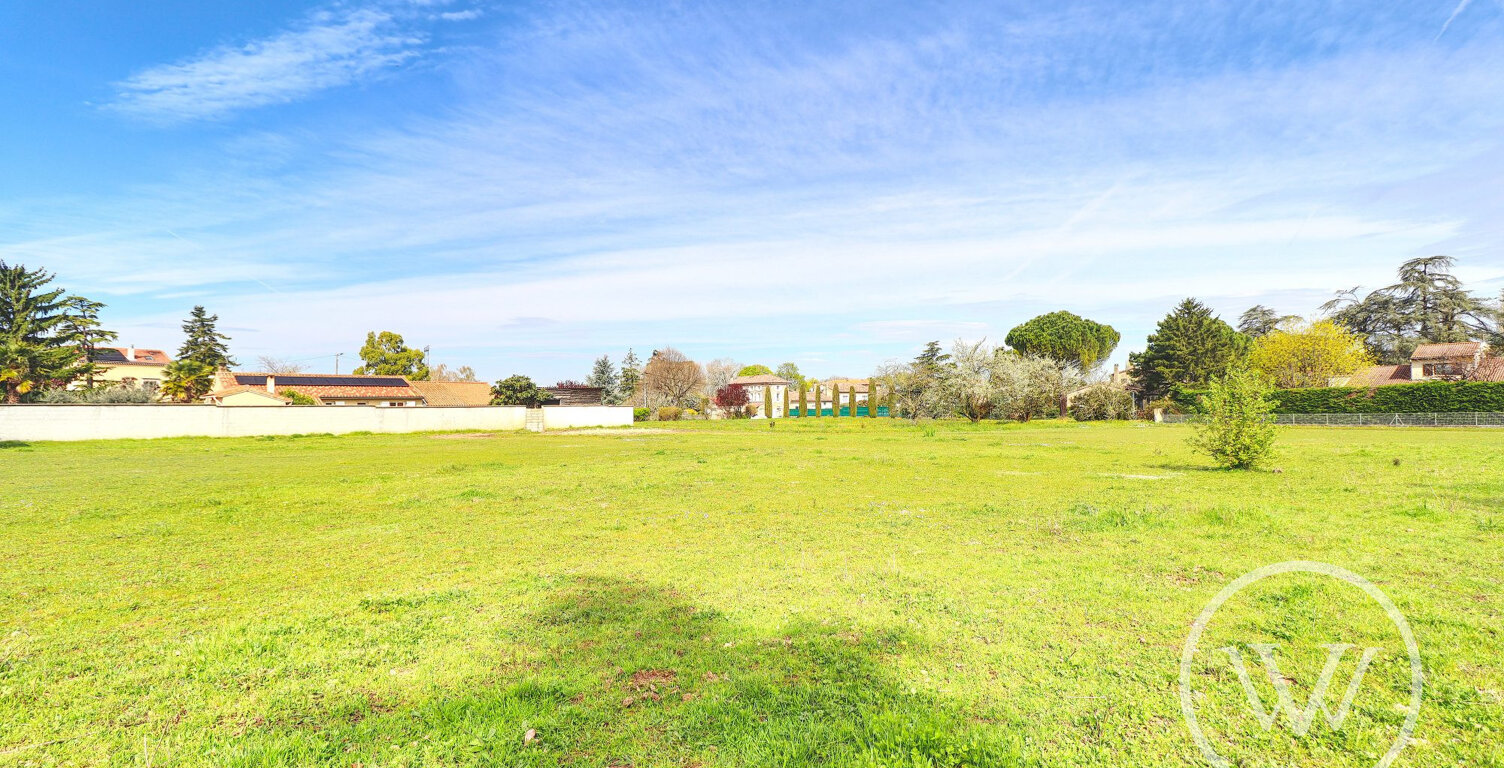 Terrain constructible de 1817m² à Montmeyran — photo 1