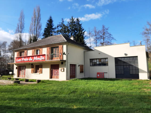 RARE OPPORTUNITÉ . GRAND BATIMENT AVEC LOGEMENT,  HANGAR ET PARKING SUR 6032 M² — photo du bien