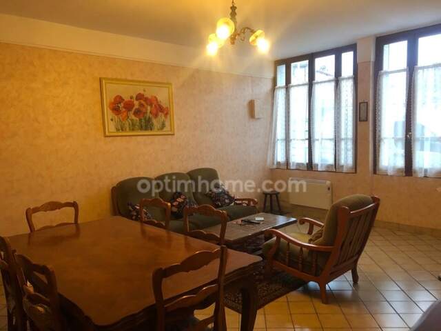Maison de bourg de 180m2 avec 6 chambres — photo du bien