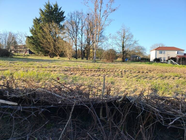 Beau terrain de 3236 m² Chatellerault — photo 1