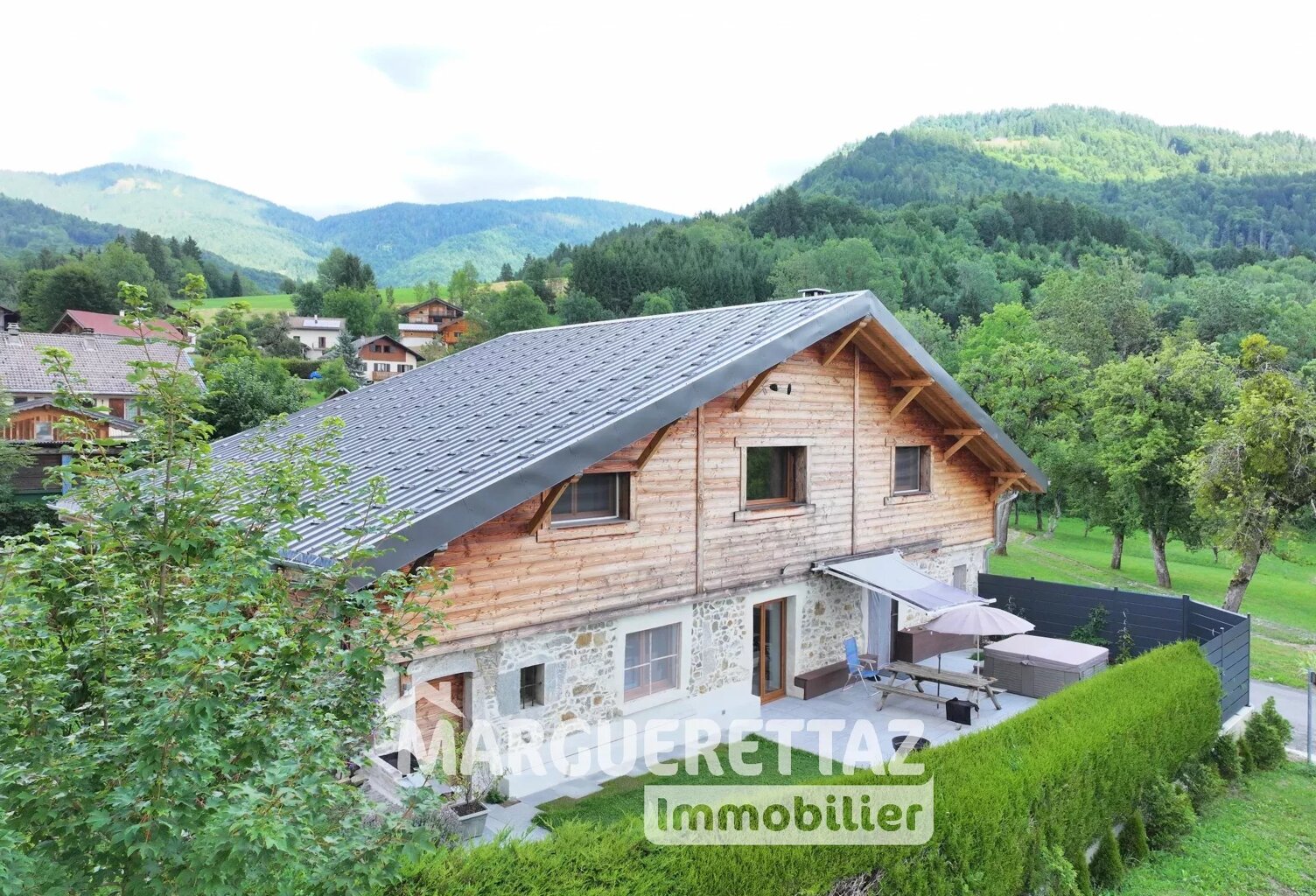 MAISON DE VILLAGE DE 188 m²  A ONNION — photo 1