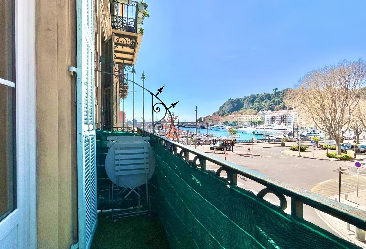 NICE LE PORT – 3 PIÈCES – BALCON – VUE PORT — photo 1