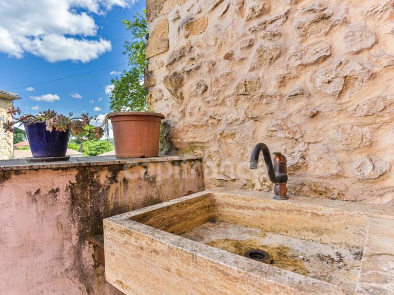 Maison de village avec atelier à vendre à Collias – Idéale pour vivre et travailler — photo 1
