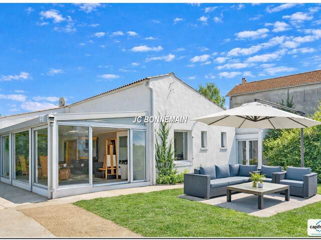 Maison plain-pied à vendre  proche Plages - LE CHATEAU D'OLERON (17) - 135 m² habitables - Terrain 1400 m² - 4 pièces — photo du bien