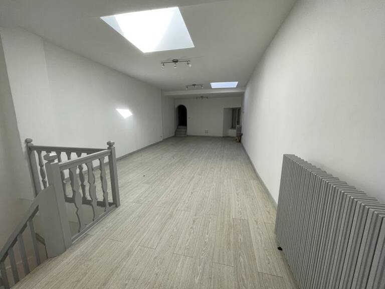 Centre CHAUFFAILLES Local commercial avec appartement rénové - total de 200m2 — photo 1