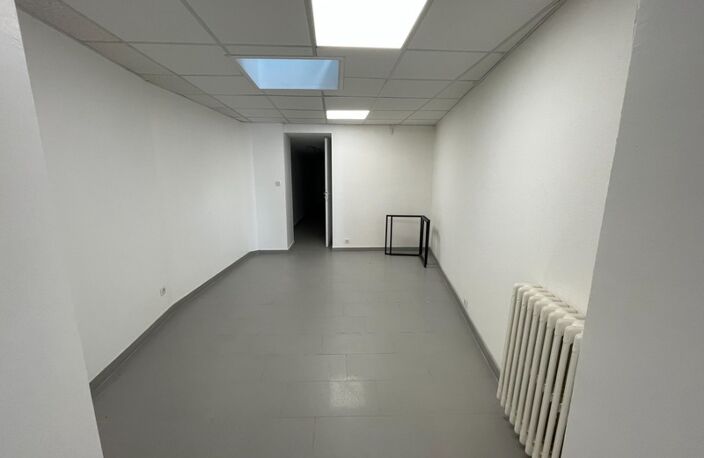 Centre CHAUFFAILLES Local commercial avec appartement rénové - total de 200m2 — photo 5