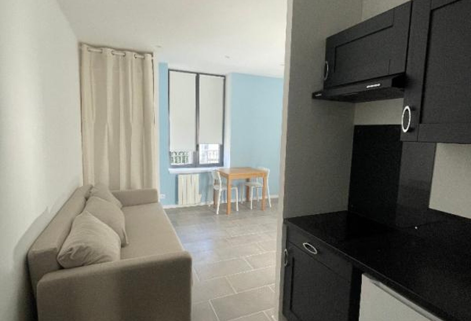 EXCLUSIVITÉ ! Proximité immédiate de la place Bellevue, studio neuf et moderne à louer — photo 1