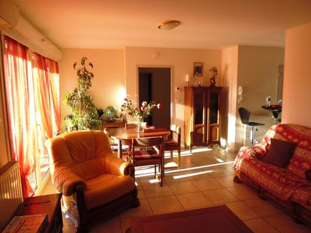 Appartement À Vendre — photo du bien