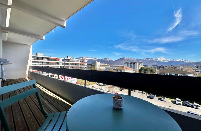 T2 rénové – 41 m² – Étage élevé avec ascenseur – Grand balcon vue montagnes – Annecy / Meythet — photo 3