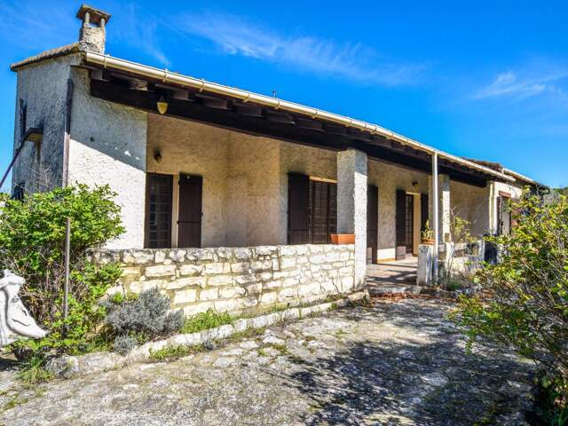 Maison à vendre à Rochefort du Gard, 4 chambres, grand terrain divisible, opportunité à ne pas manquer ! — photo du bien