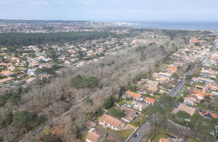 Maison familiale 175 m² à Gujan-Mestras La Hume – 4 chambres, grand séjour, jardin, cave et prestations confort — photo 2