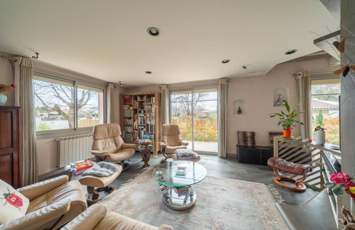 Maison familiale 175 m² à Gujan-Mestras La Hume – 4 chambres, grand séjour, jardin, cave et prestations confort — photo 4
