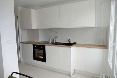 Appartement 4 pièces 1063 €