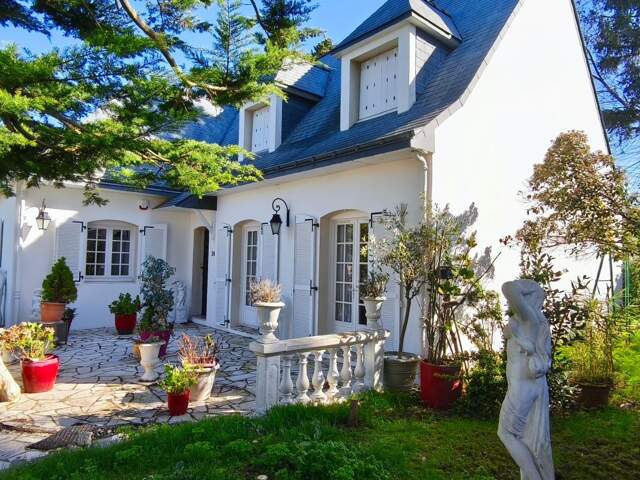 Maison de caractère aux beaux volumes — un potentiel rare à révéler ! — photo du bien