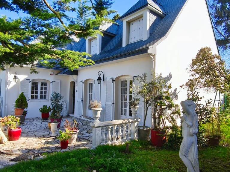 Maison de caractère aux beaux volumes — un potentiel rare à révéler ! — photo 1
