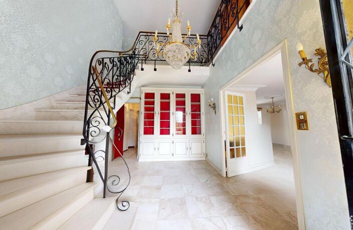 Maison de caractère aux beaux volumes — un potentiel rare à révéler ! — photo 3