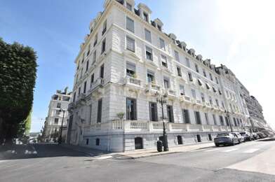 Bureau 7 pièces 2640 €