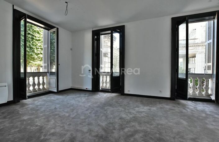 Bureaux 7 pièces — photo 2