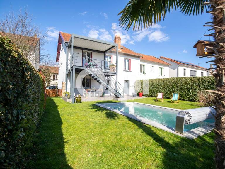 ✨ Quartier Ouest- Superbe maison pleine de charme et de caractère avec piscine ! ✨ — photo 1