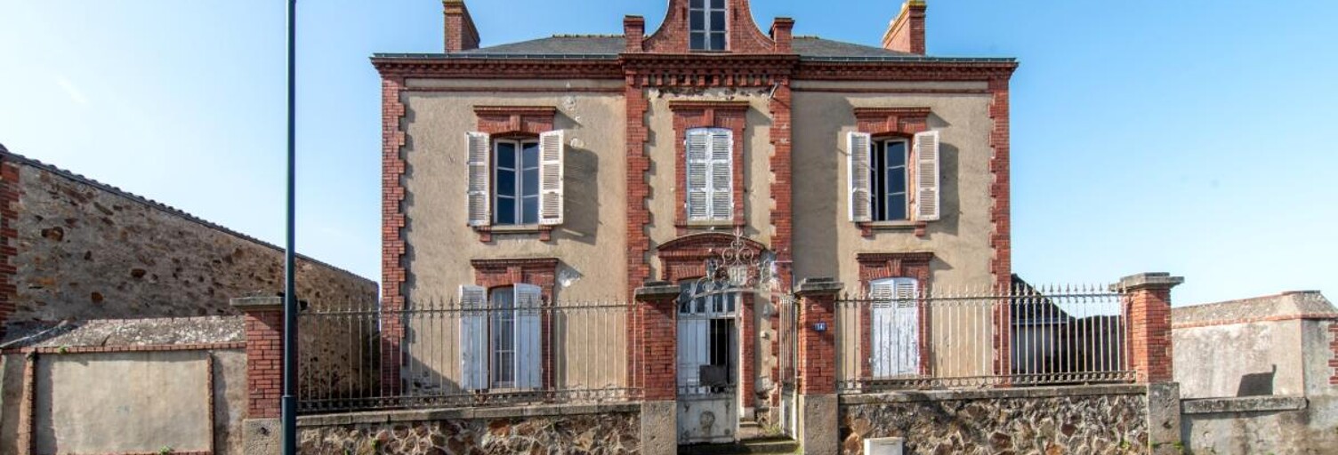 Immeuble  299 m² à vendre à Lys-Haut-Layon (49310)