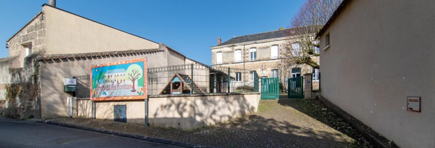 Immeuble  366 m² à vendre à Lys-Haut-Layon (49560)