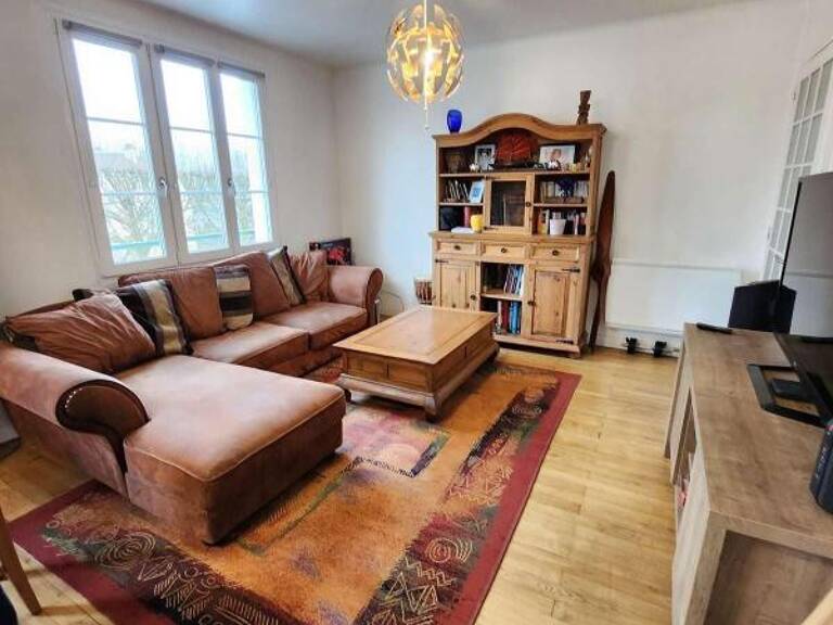 A 5 MIN DE LA GARE NORD A PIED, Appartement T3 de 61 m² avec garage — photo 1