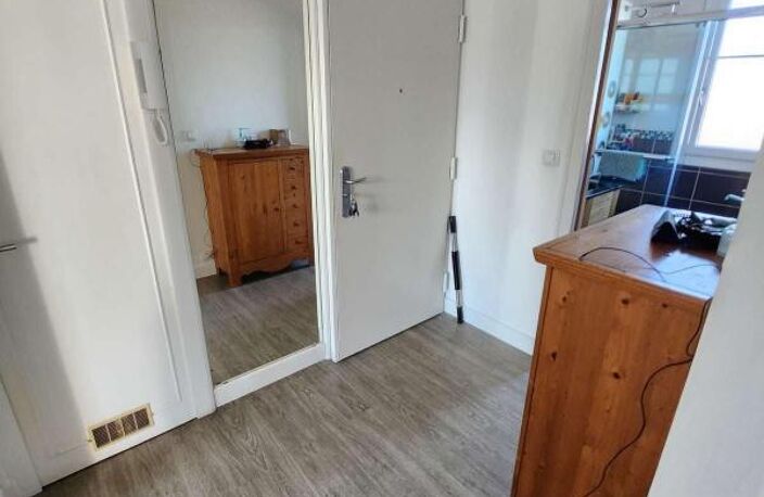A 5 MIN DE LA GARE NORD A PIED, Appartement T3 de 61 m² avec garage — photo 4