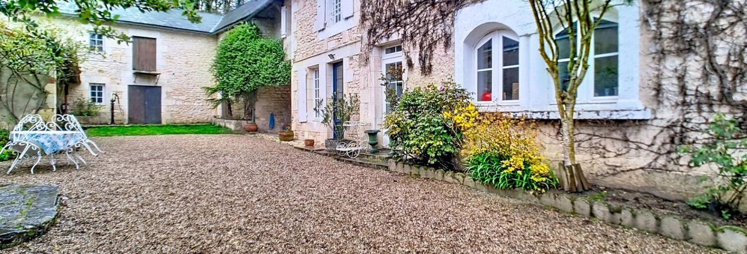 Maison 8 Pièces 207 m² à vendre à Bonnes (86300)