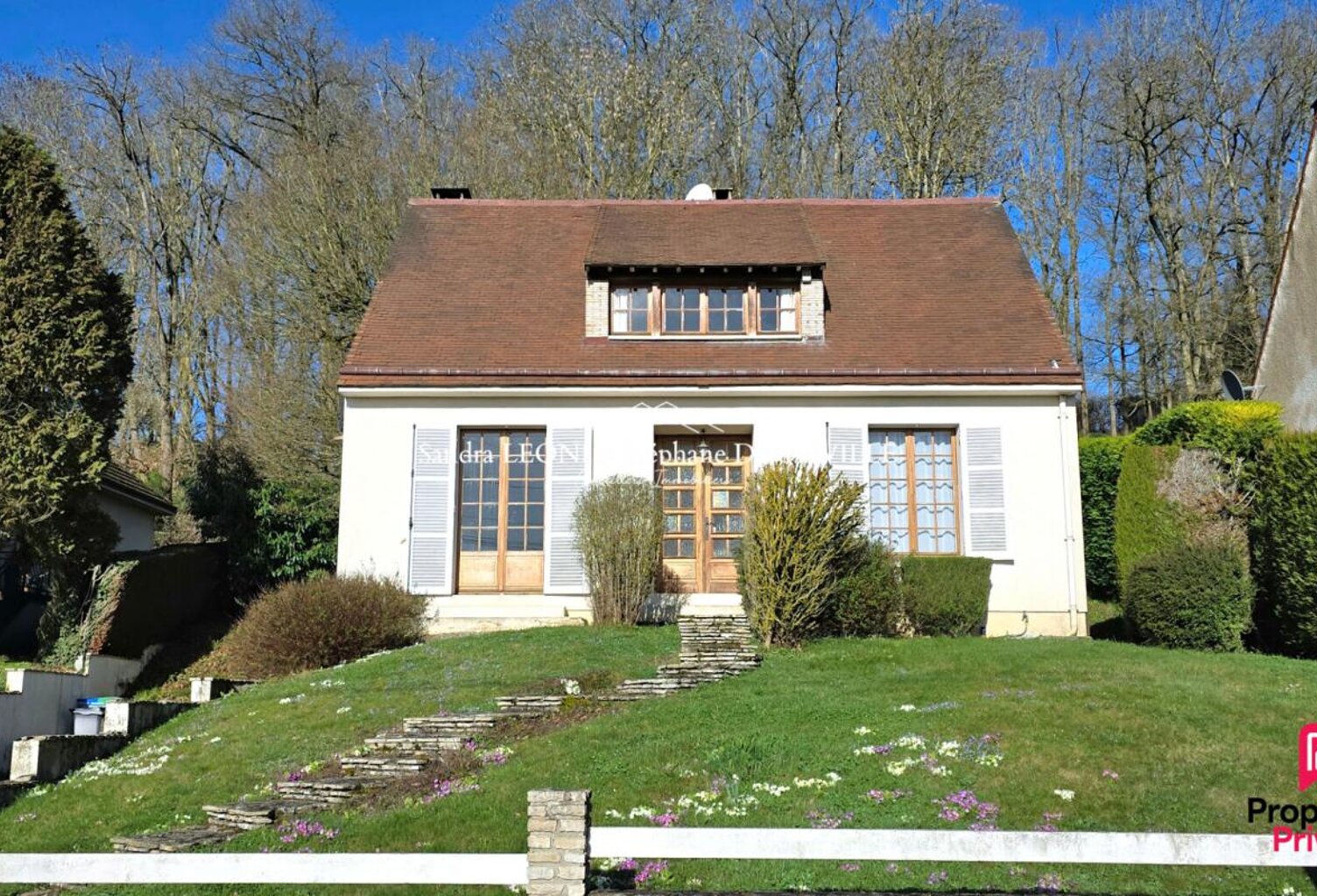 JOUY - CHARMANTE MAISON de 115 m2, 5 PIECES — photo 1